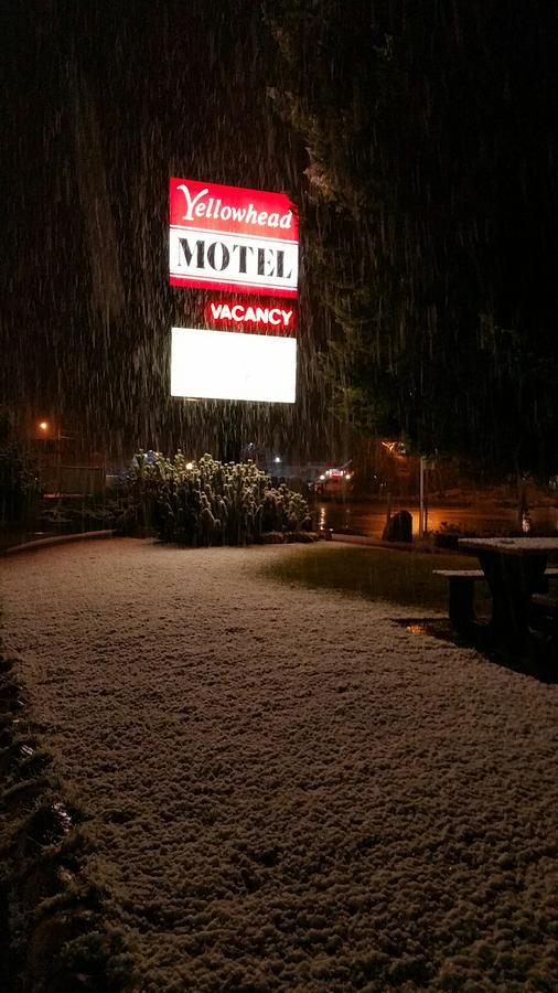 Yellowhead Motel Valemount Zewnętrze zdjęcie